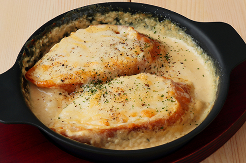 フレンチトースト風パンのグラタン